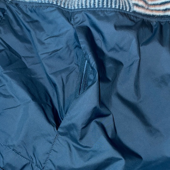 The North Face Geometric Blue Turtleneck Sweater - Picture 5 of 9